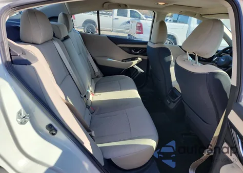 2021 Subaru Legacy Premium z USA, uszkodzony, nr VIN 4S3BWAF65M3006261